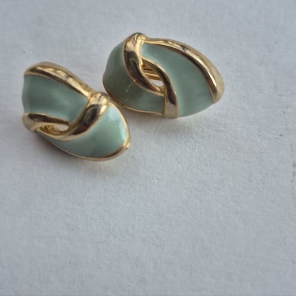 Jewelry - Gold and Green Clip On VintagenEarrings